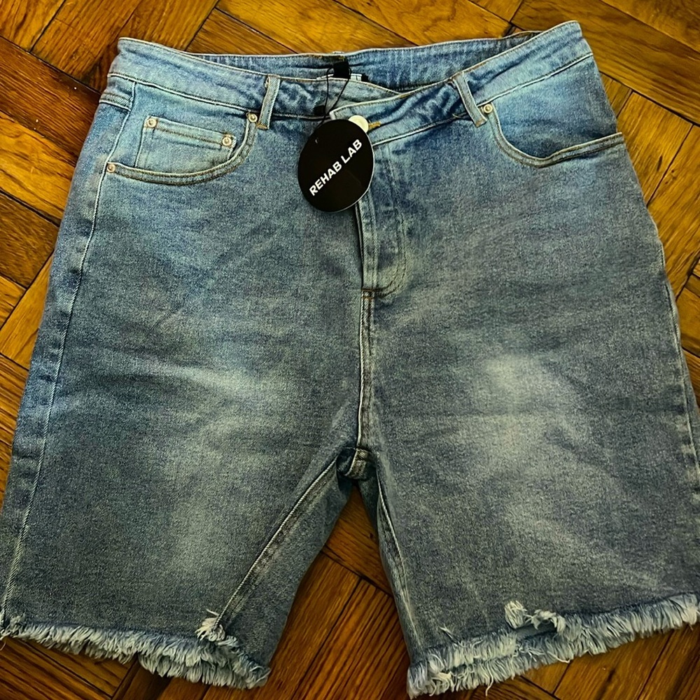 NWT rehab lab shorts size: L